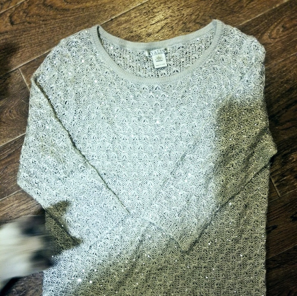 Sparkly Avalin Top cream colored